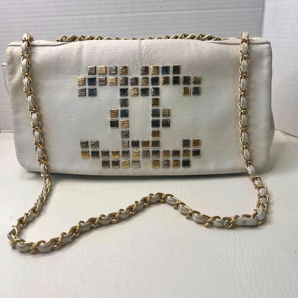 CHANEL Mosaic Jumbo large White CC Calfskin Leather Flap shoulder Bag - Picture 1 of 16